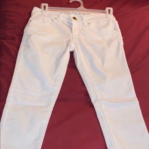 White skinny jeans
